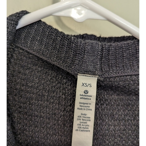 Lululemon Breeze Easy Wrap Sweater in Heathered Black Size XS/S - Picture 9 of 9